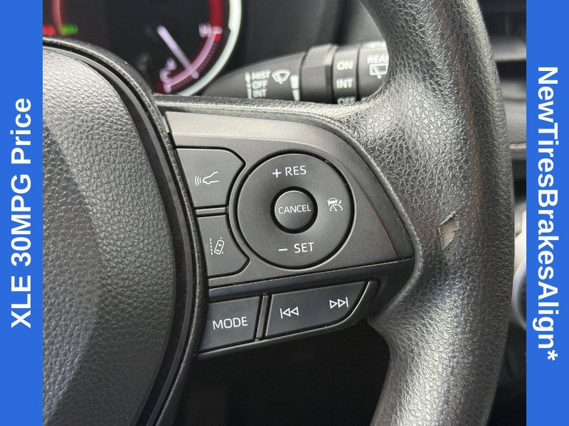 Used 2024 Toyota RAV4 XLE FWD image 21
