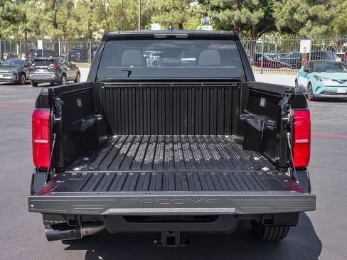 Certified 2026 Toyota Tacoma SR5 AWD/4WD image 32