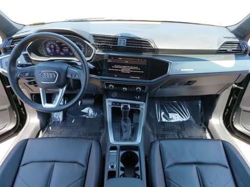 Certified 2025 Audi Q3 2.0T Premium w/ Convenience Package AWD/4WD image 9