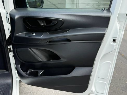 Used 2022 Mercedes-Benz Metris image 27