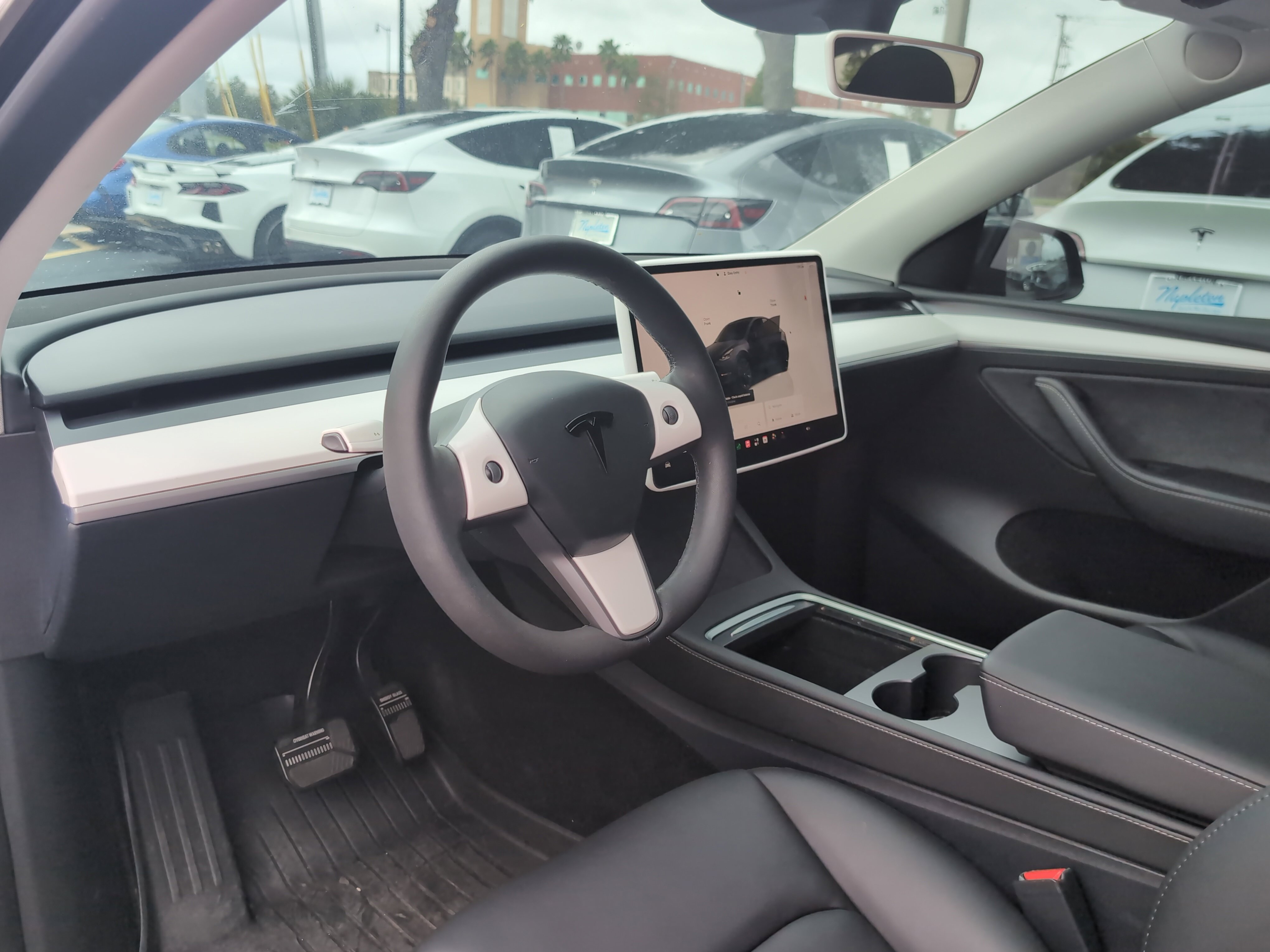 Used 2024 Tesla Model Y Long Range RWD image 8