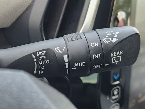 Used 2019 Toyota Prius Limited FWD image 20