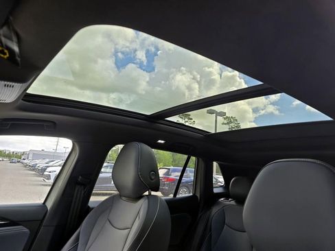 New 2026 Volkswagen Tiguan SE R-Line FWD image 23