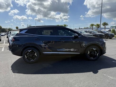 New 2026 Kia Sportage EX w/ EX Panorama Roof Package FWD image 3