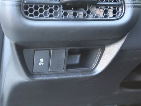 New 2026 Honda HR-V LX image 19