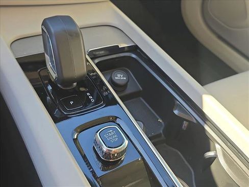 Used 2024 Volvo S60 B5 Plus image 11