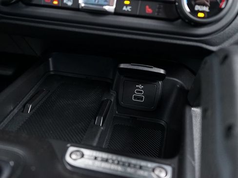 New 2026 Ford Bronco Outer Banks w/ Sasquatch Package AWD/4WD image 14