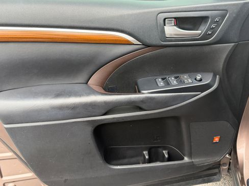 Used 2018 Toyota Highlander Limited Platinum image 13