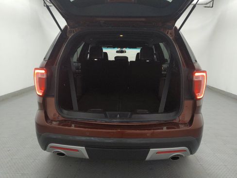 Used 2016 Ford Explorer XLT w/ Equipment Group 202A AWD/4WD image 29