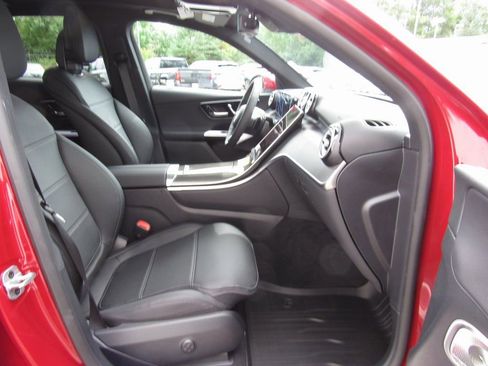 New 2025 Mercedes-Benz GLC 300 4MATIC image 19