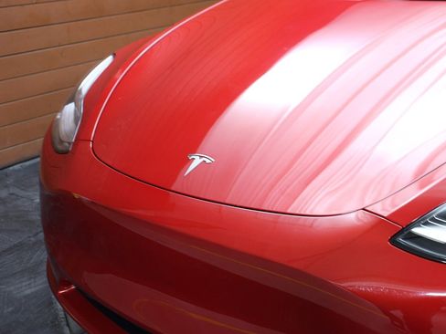 Used 2022 Tesla Model Y Long Range image 30