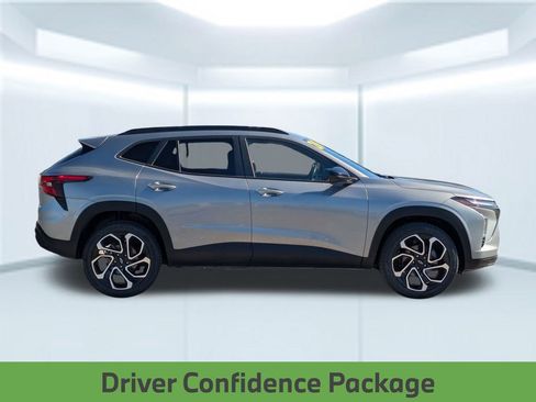 Used 2024 Chevrolet Trax RS w/ Driver Confidence Package image 8