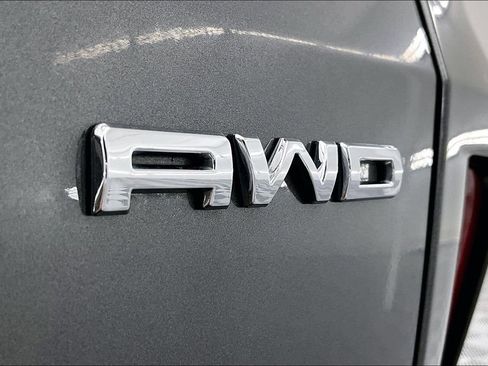 Certified 2025 Ford Escape ST-Line Select AWD/4WD image 8