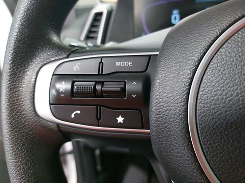 Used 2025 Kia Sportage LX AWD/4WD image 16