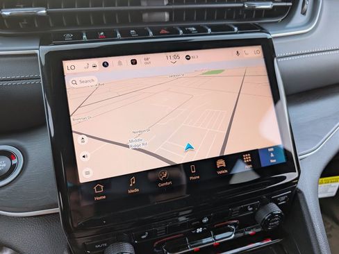 New 2025 Jeep Grand Cherokee Limited image 24