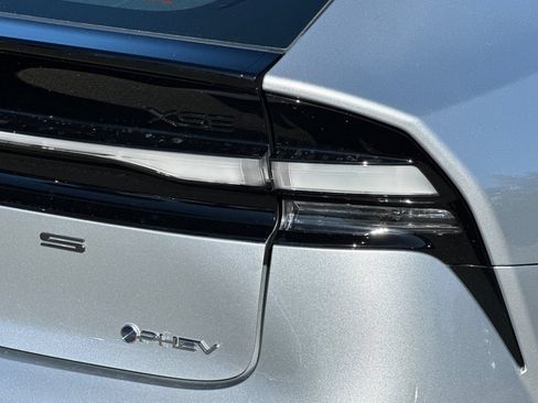 New 2026 Toyota Prius Plug-In Hybrid FWD image 32