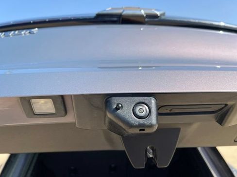 Used 2025 Chevrolet Equinox EV LT FWD image 13