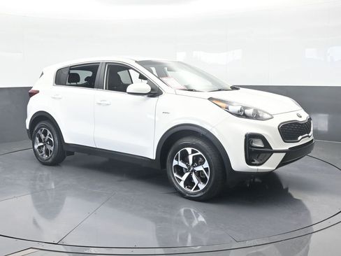 Used 2020 Kia Sportage LX image 8