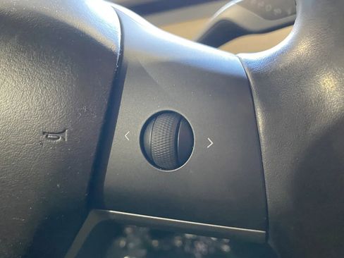 Used 2018 Tesla Model 3 Mid Range image 17