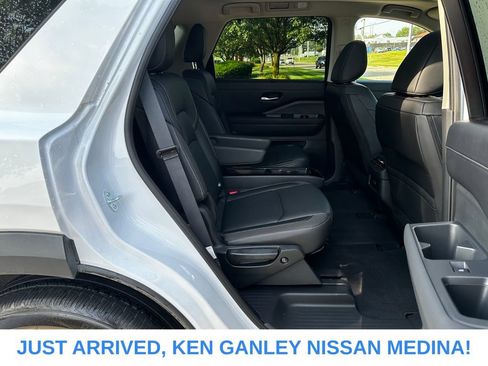 Certified 2025 Nissan Pathfinder SL w/ SL Premium Package AWD/4WD image 22