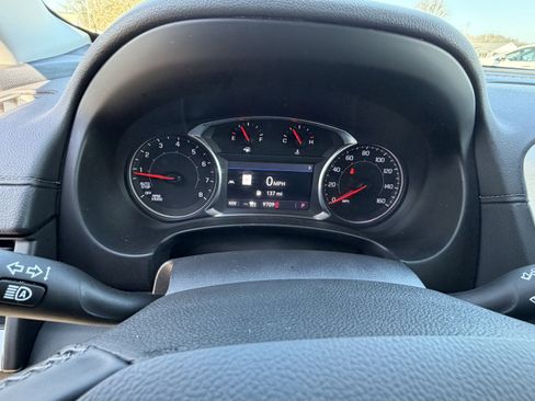 Used 2024 GMC Terrain SLT w/ Infotainment Package II image 12