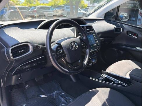 Used 2022 Toyota Prius Prime LE FWD image 6