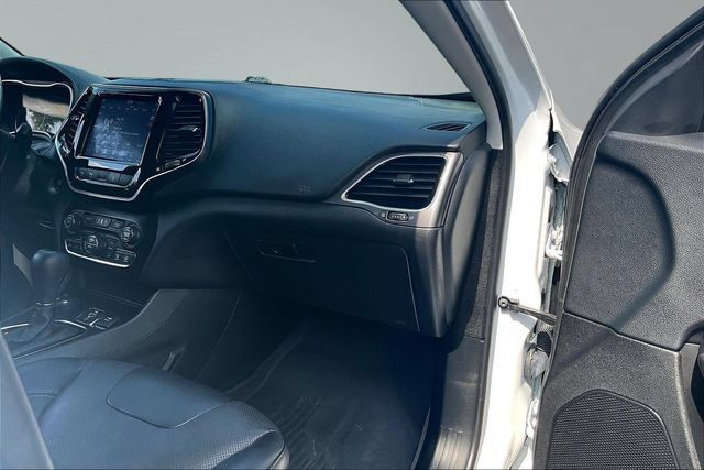 Used 2019 Jeep Cherokee Limited w/ Technology Group AWD/4WD image 26