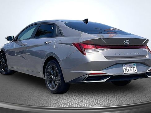 Used 2023 Hyundai Elantra SEL FWD image 2