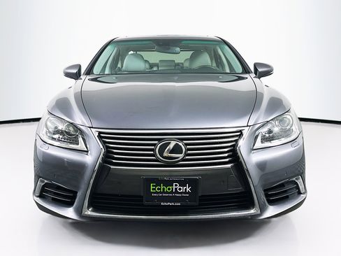 Used 2015 Lexus LS 460 AWD w/ Comfort Package image 2