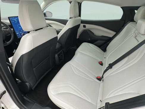 Used 2022 Ford Mustang Mach-E Premium RWD image 9