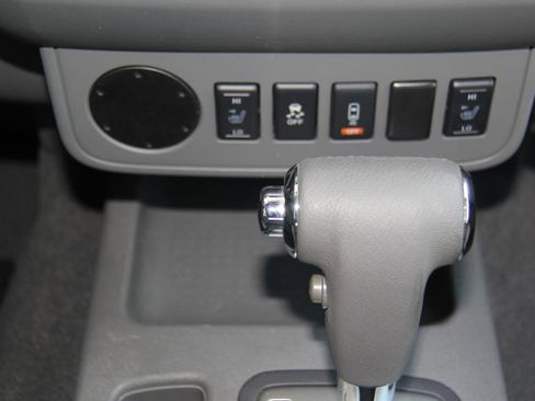 Used 2019 Nissan Frontier SV w/ Value Truck Package RWD image 15