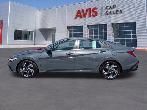 Used 2025 Hyundai Elantra SEL FWD image 10
