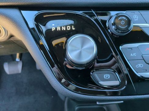 New 2026 Chrysler Pacifica Select w/ S Appearance Package image 31