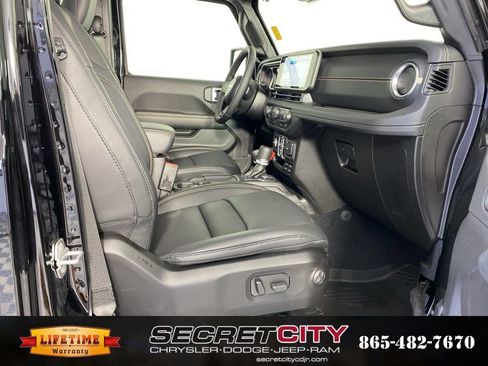 New 2026 Jeep Gladiator Sport image 36