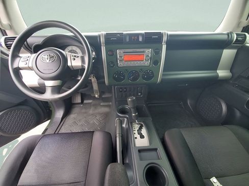 Used 2014 Toyota FJ Cruiser 2WD w/ Convenience Package image 21