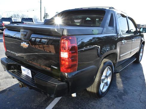 Used 2009 Chevrolet Avalanche LTZ image 5
