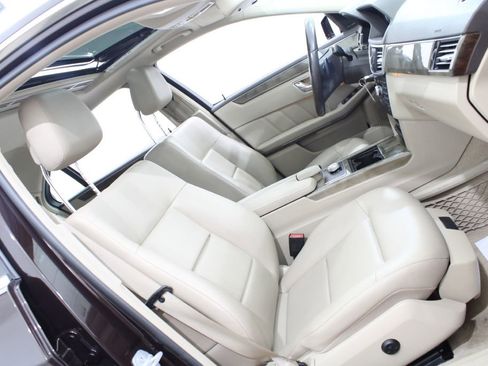 Used 2010 Mercedes-Benz E 350 4MATIC Sedan image 25