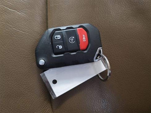 Used 2021 Jeep Gladiator Overland w/ Popular Equipment Package image 34