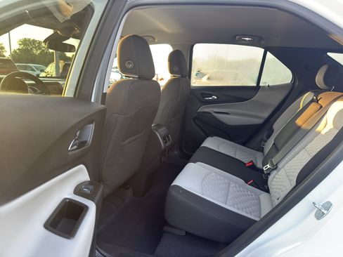 Used 2020 Chevrolet Equinox LS w/ LS Convenience Package FWD image 28