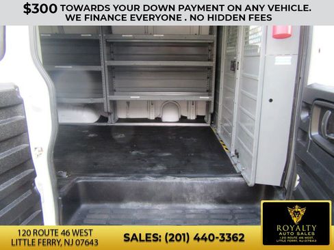 Used 2017 Chevrolet Express 2500 image 28