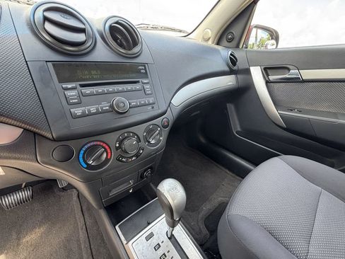 Used 2009 Chevrolet Aveo LT w/ Power and Convenience Package FWD image 12
