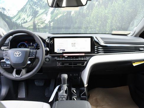 New 2026 Toyota Camry XLE image 9