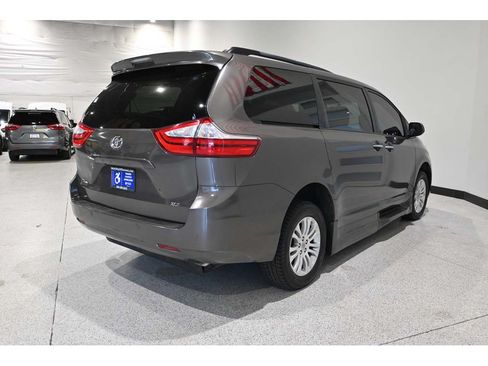 Used 2016 Toyota Sienna XLE w/ XLE Navigation Package FWD image 6