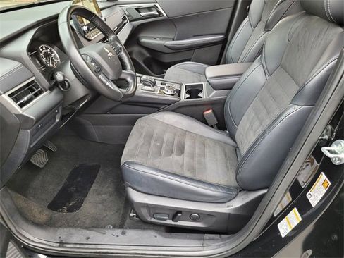 Used 2024 Mitsubishi Outlander SE image 10