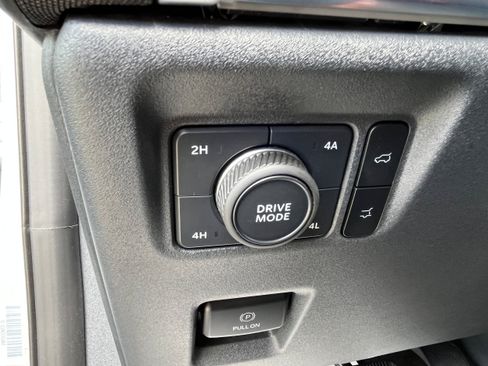 Certified 2025 Ford Expedition Platinum AWD/4WD image 19