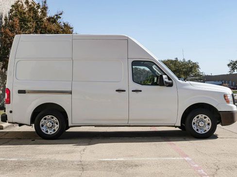Used 2020 Nissan NV 2500 SV image 9