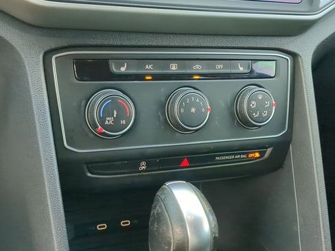 Used 2023 Volkswagen Atlas Cross Sport SE image 17