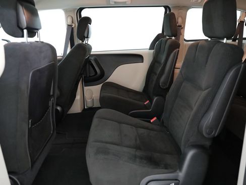 Used 2016 Dodge Grand Caravan SE w/ Quick Order Package 29E SE FWD image 10