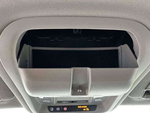 Used 2023 GMC Terrain SLE w/ Driver Convenience Package image 36