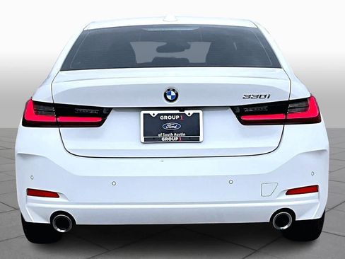 Used 2023 BMW 330i Sedan w/ Driving Assistance Package image 5